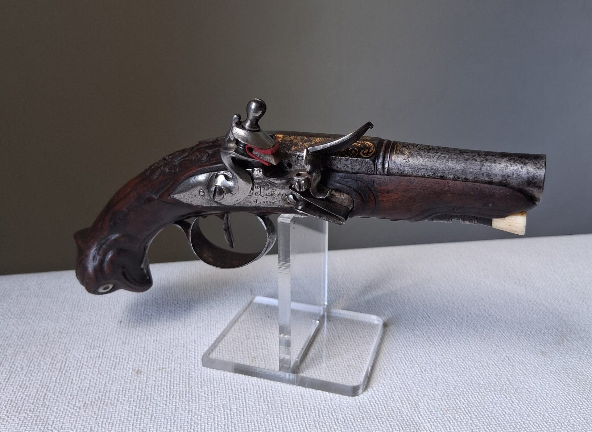Pistolet à silex signé Joseph Lamotte l’Aîné — Saint-Étienne, XVIIIe siècle