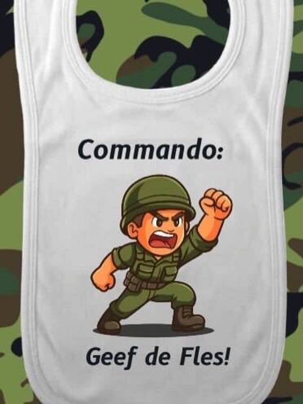 Baby slab Commando: Geef de fles.