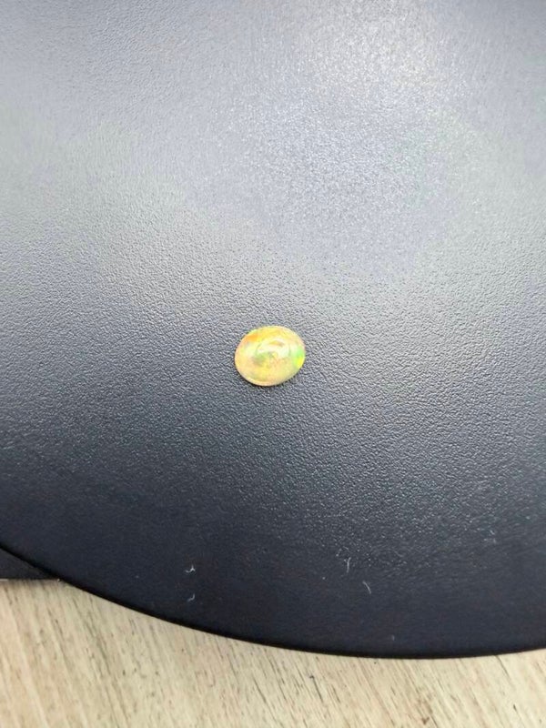 0,5 Natuurlijke Ethiopische Welo Opaal Cabochon