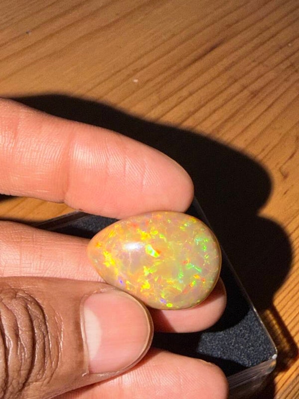 27 CT Ethiopische Welo Opaal Cabochon – 27 ct – Druppelvorm