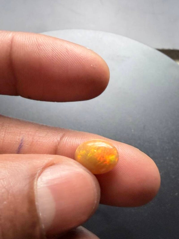 2 CT Natuurlijke Ethiopische Welo Opaal – Oranje/Rood Kleurenspel