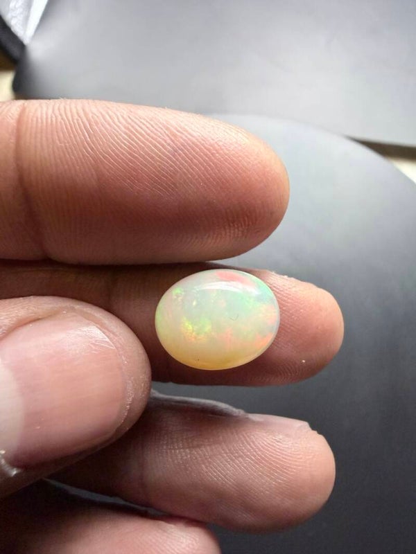 4 CT Natuurlijke Ethiopische Welo Opaal – Kleurrijke Cabochon