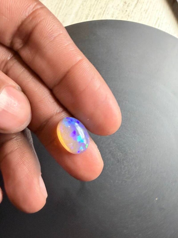 3,5 CT Natuurlijke Ethiopische Welo-opaal – Blauw, Violet & Groen Kleurenspel