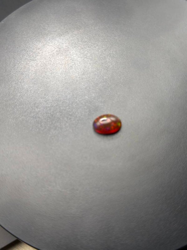 4 ct Natuurlijke Ethiopische Welo Opaal – Intens Rood & Groen Kleurenspel