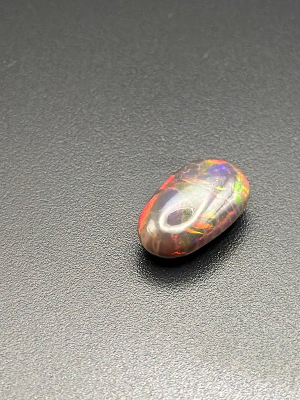 7,5 CT Ethiopische Zwarte Opaal