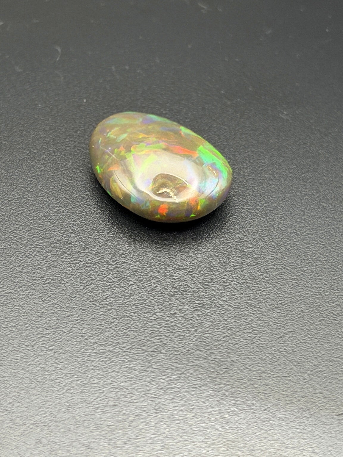 Exclusieve 19,5 CT Ethiopische zwarte opaal