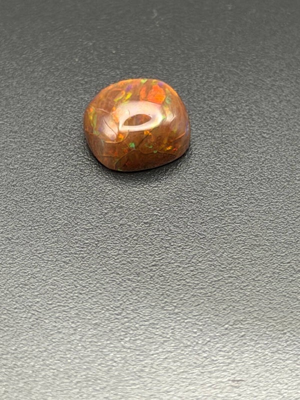 7,5 CT Natuurlijke Opaal – Levendig Kleurenspel