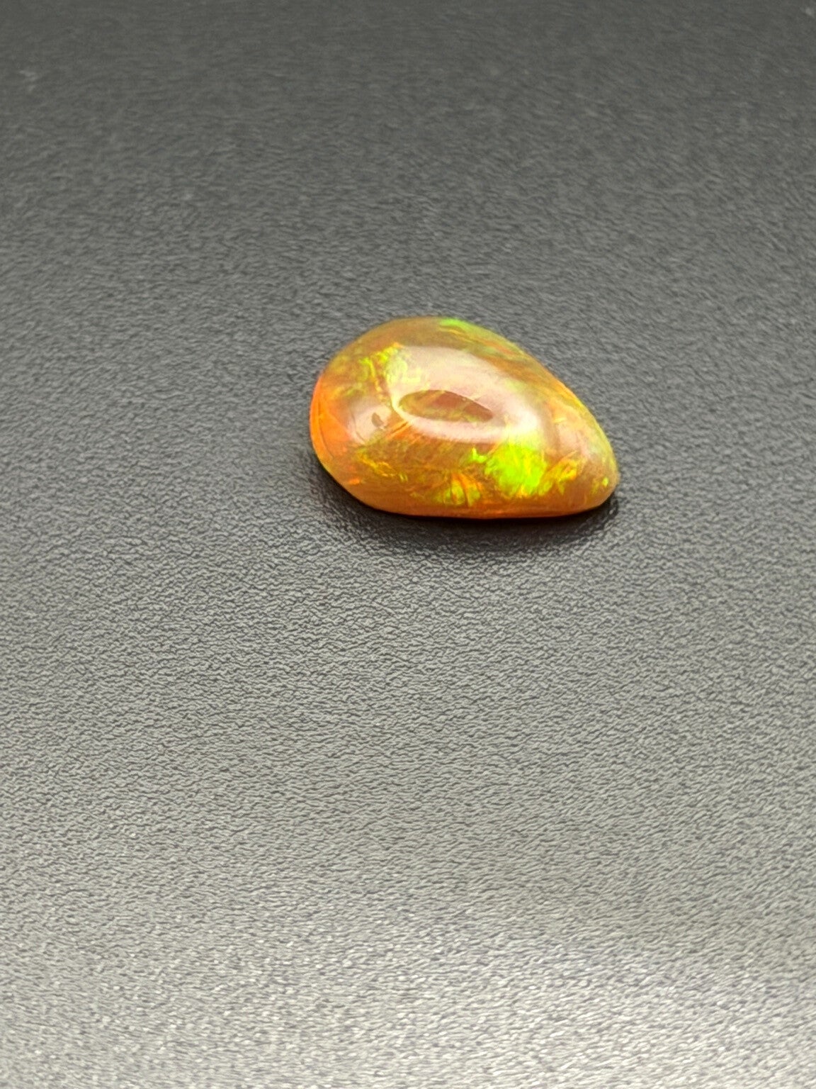 6,5 CT Natuurlijke Opaal – Uniek Multicolor Kleurenspel