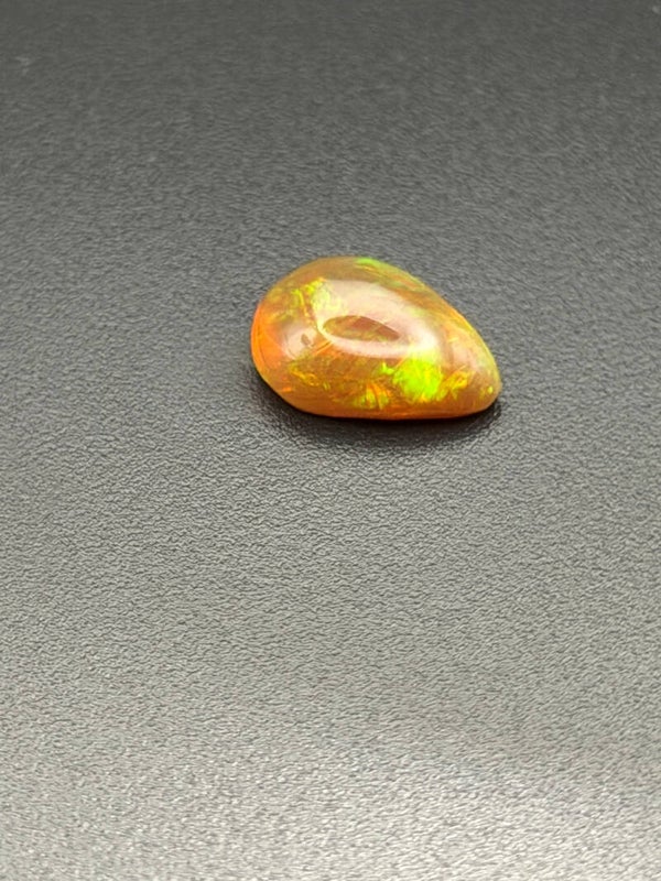 6,5 CT Natuurlijke Opaal – Uniek Multicolor Kleurenspel