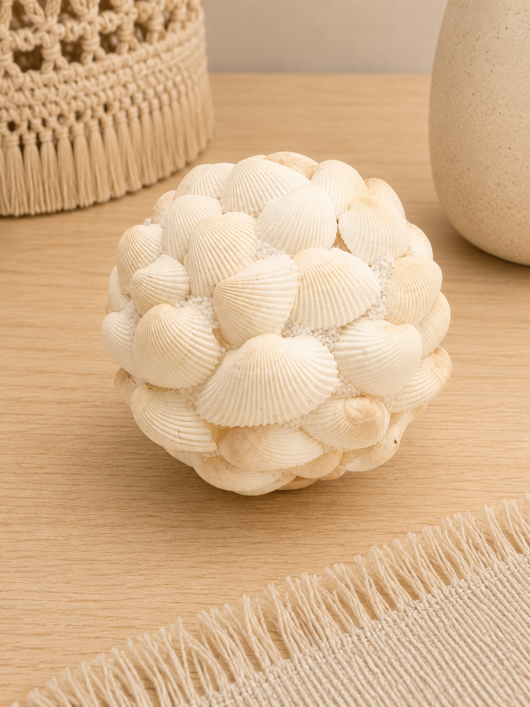 Boule de coquillages plats blancs L