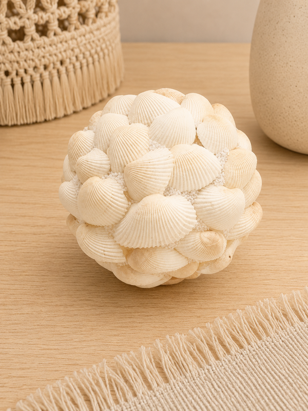 Boule de coquillages plats blancs L