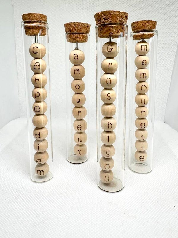 Flacon L avec un ou plusieurs mots