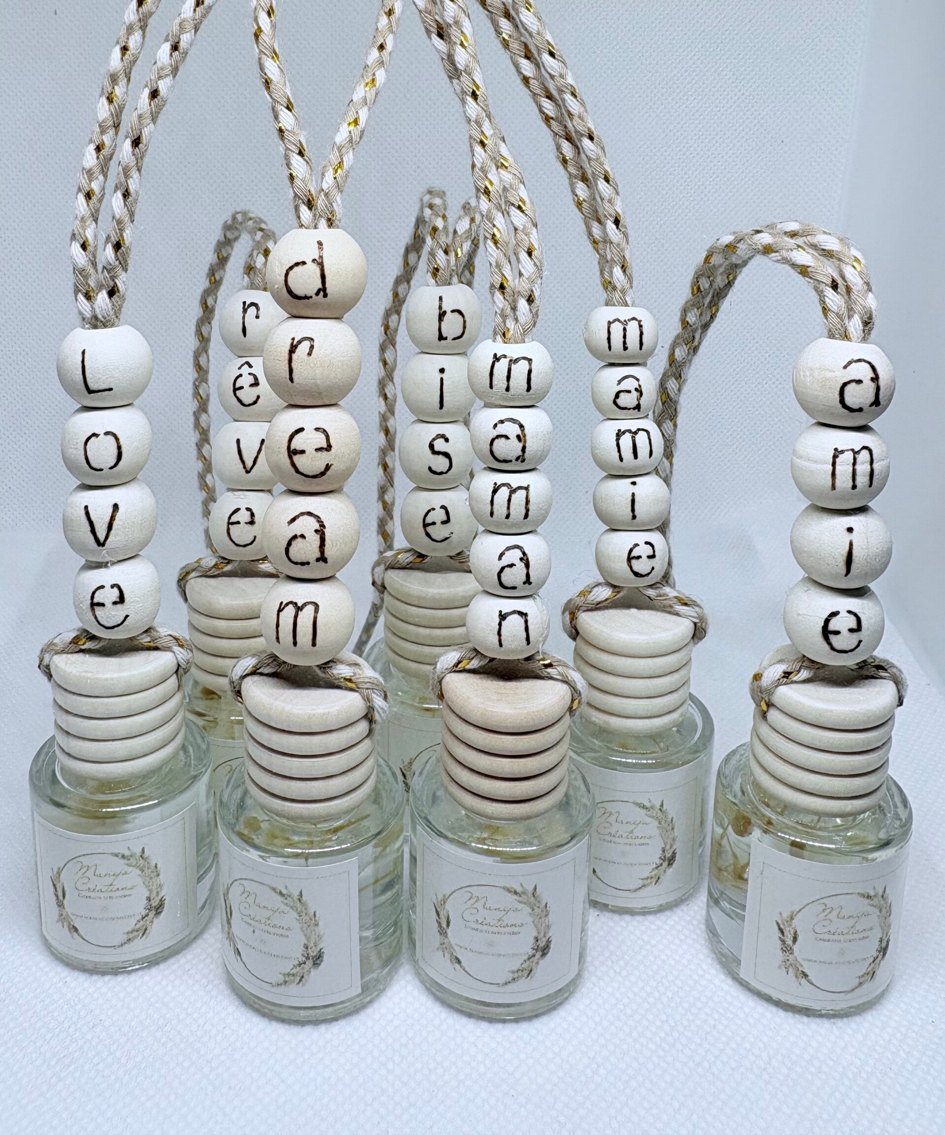 Diffuseur de parfum d'ambiance ou huiles essentielles à suspendre