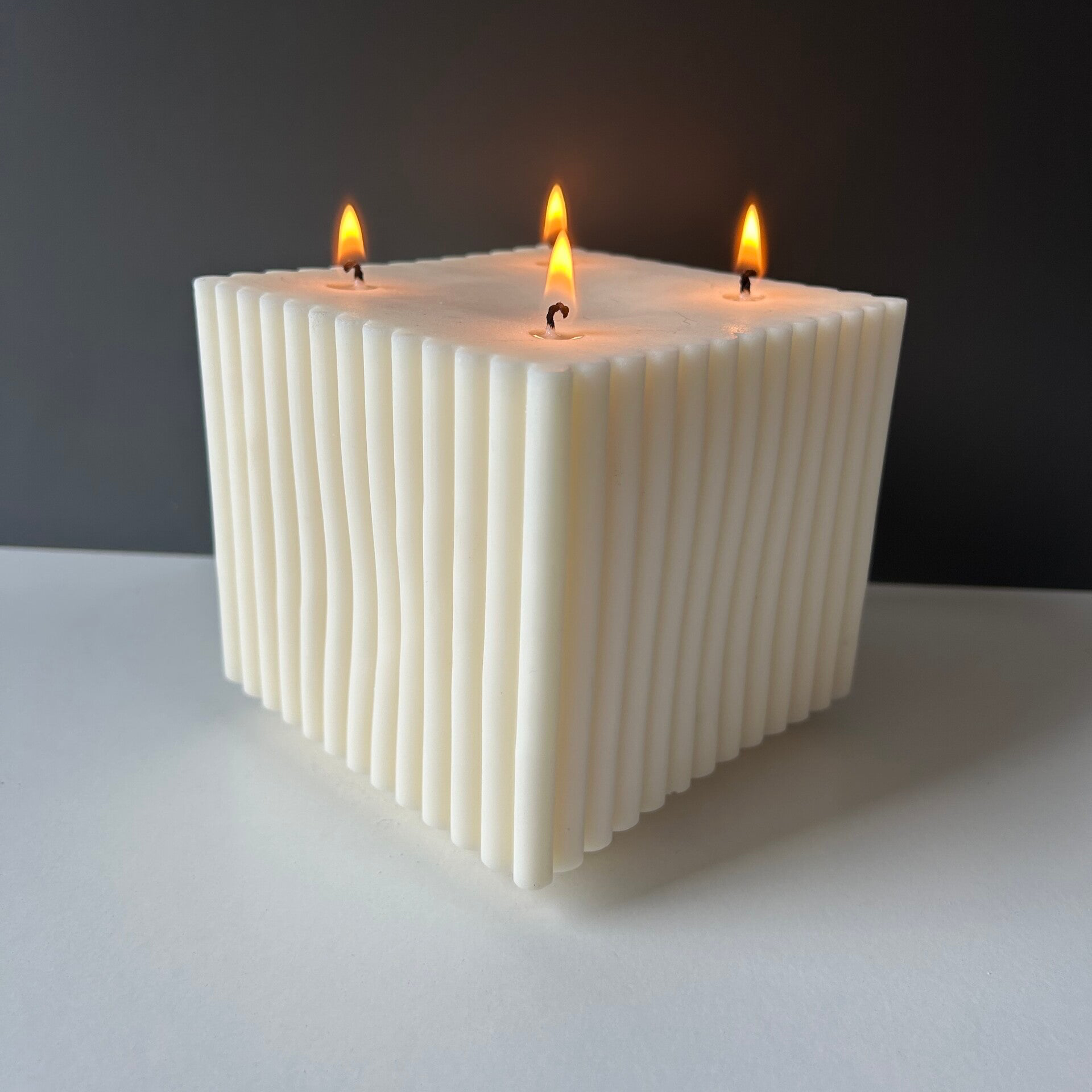 XL Ribbed Cube kaars