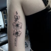 flowerfinelinetattoo.jpg