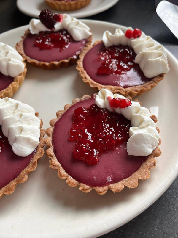 Tartelettes met bosvruchten cremeux