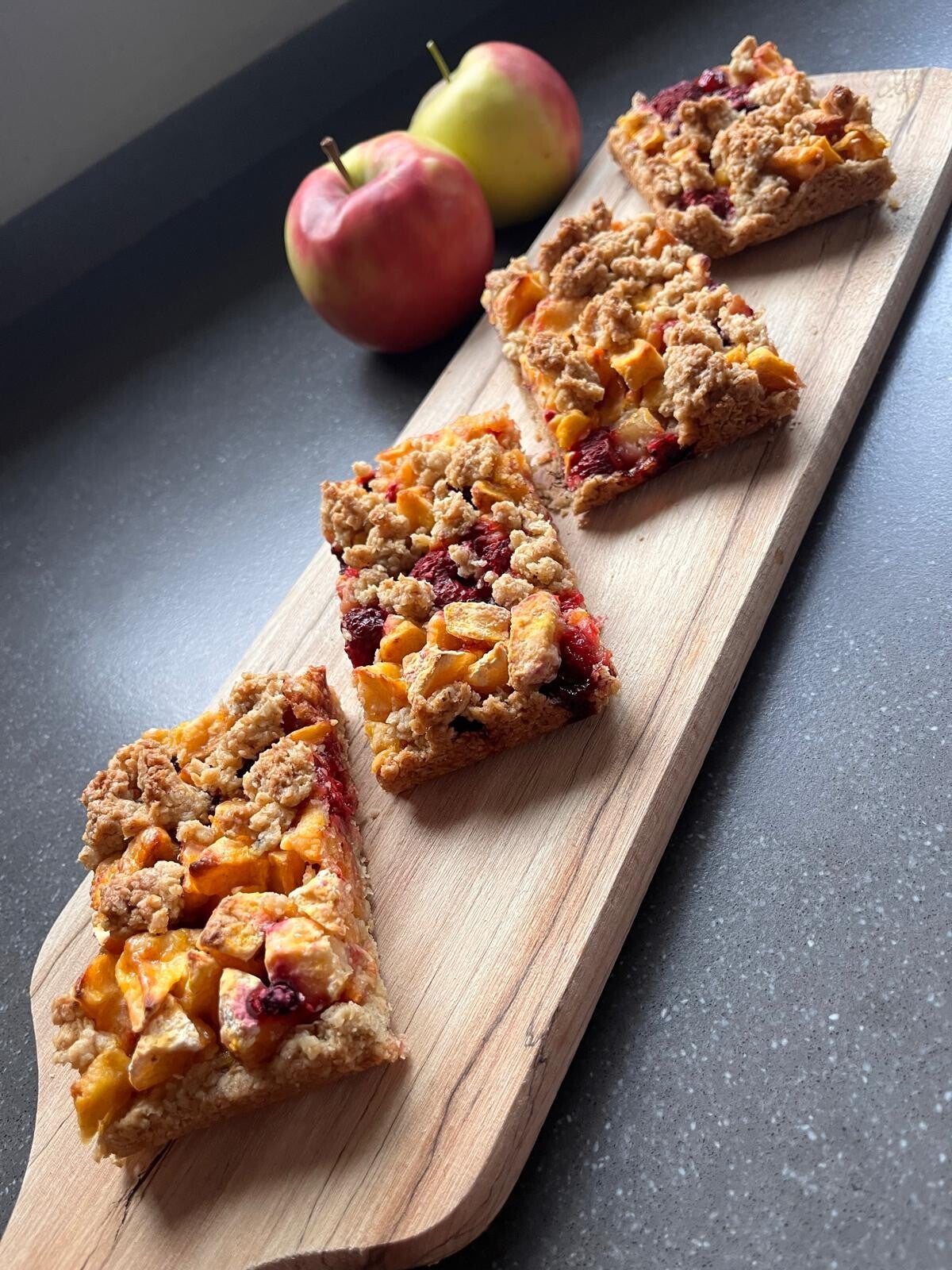 Gezonde havermoutbars met appel en roodfruit (6 stuks)