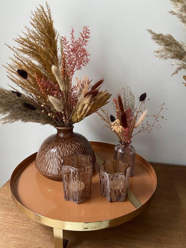 lage bruine keramieken vaas