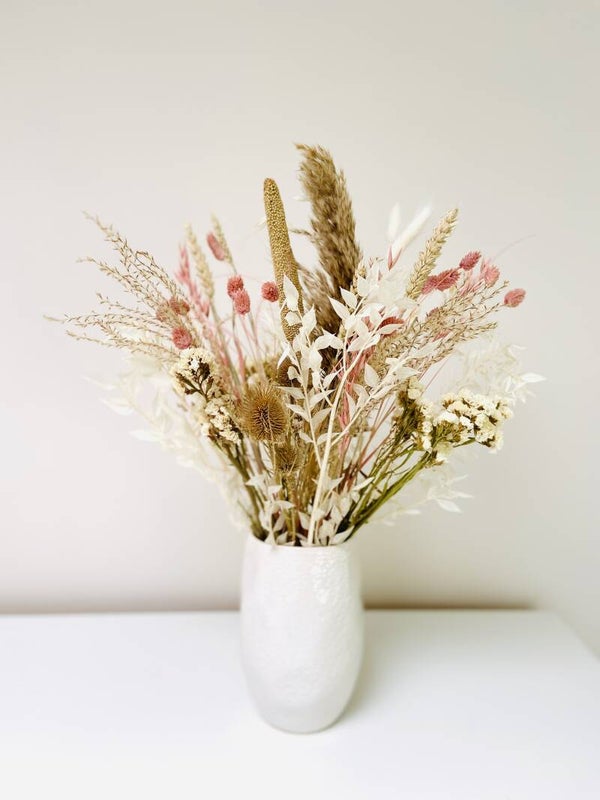 Vaas wit keramiek met relief