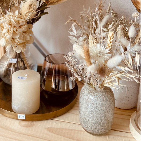 Afgeronde vaas spikkels wit