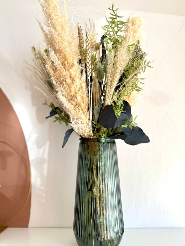 vaas in glas met ribbels