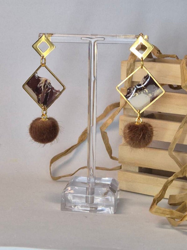 Picos cuadrado con pompóm