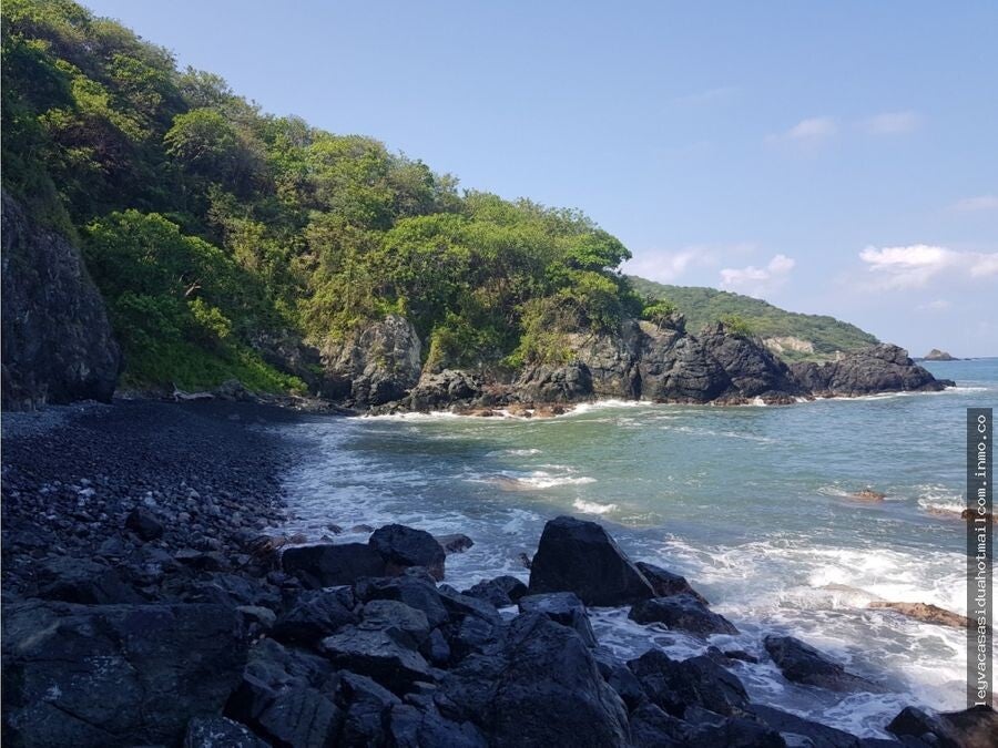 LOTE FRENTE AL MAR EN PUERTO VICENTE GUERRERO