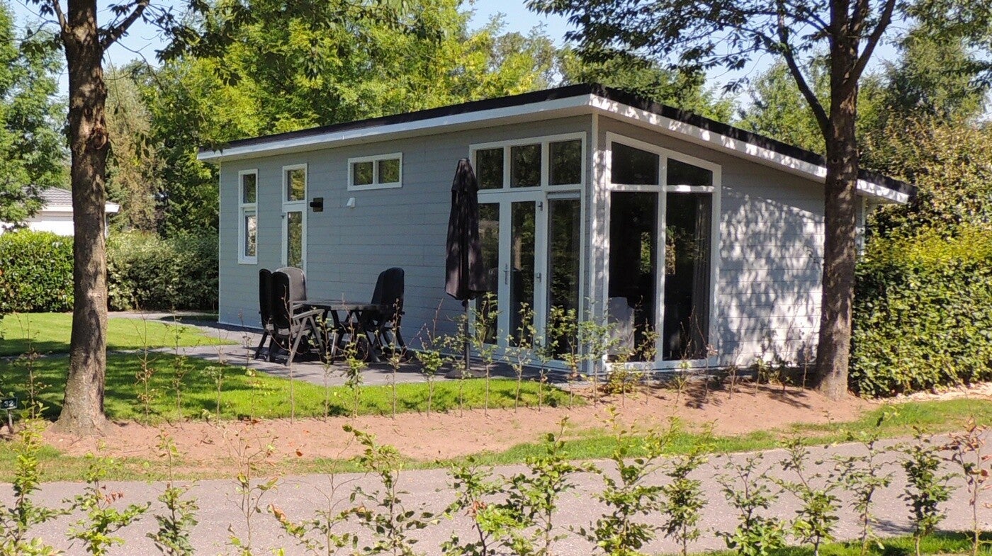 Modern tuinchalet met veel licht