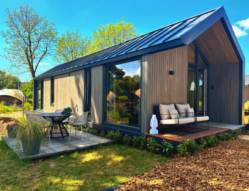 Modern chalet afgewerkt met hout