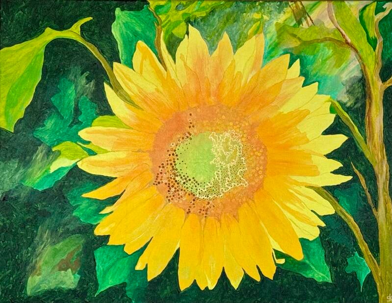 Een in heldere kleuren geschilderde zonnebloem tussen bladeren - het licht valt door de bladeren op de bloem waardoor het hart oplicht