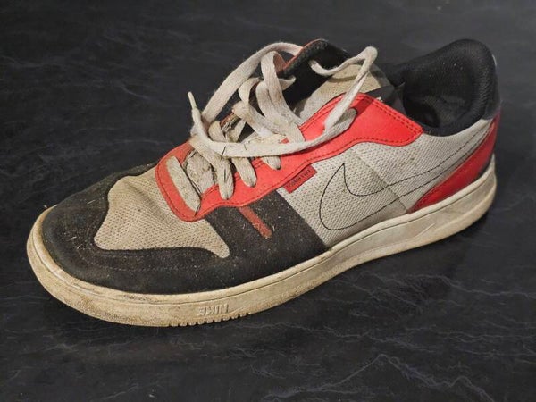 Sneaker cleaning service heavily soiled