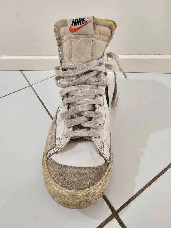 Suede cleaning service