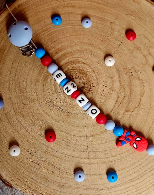 Attache tétine spiderman