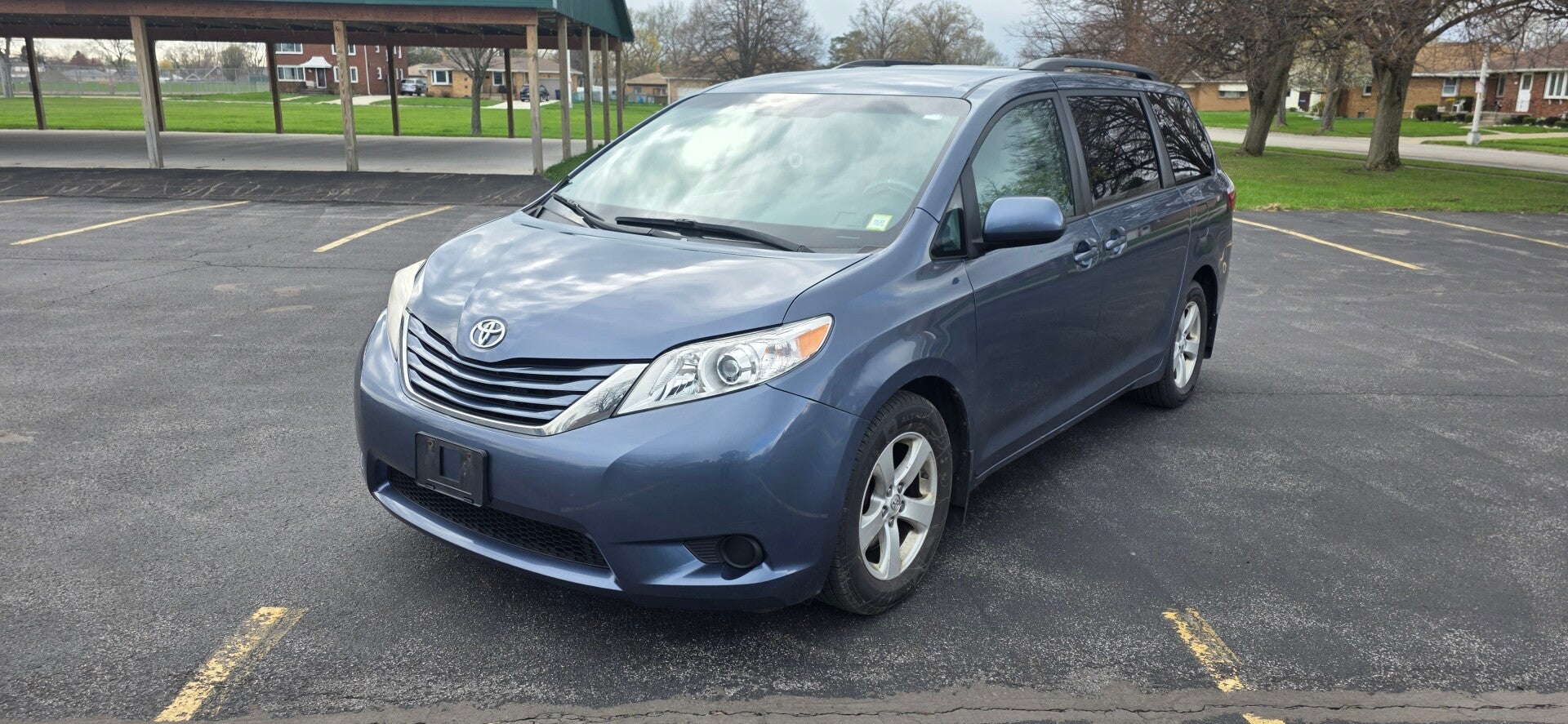 2017 Toyota Sienna LE Minivan 4D