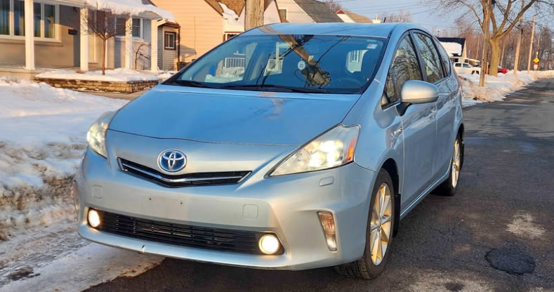 2012 Toyota Prius V Hatchback 4D