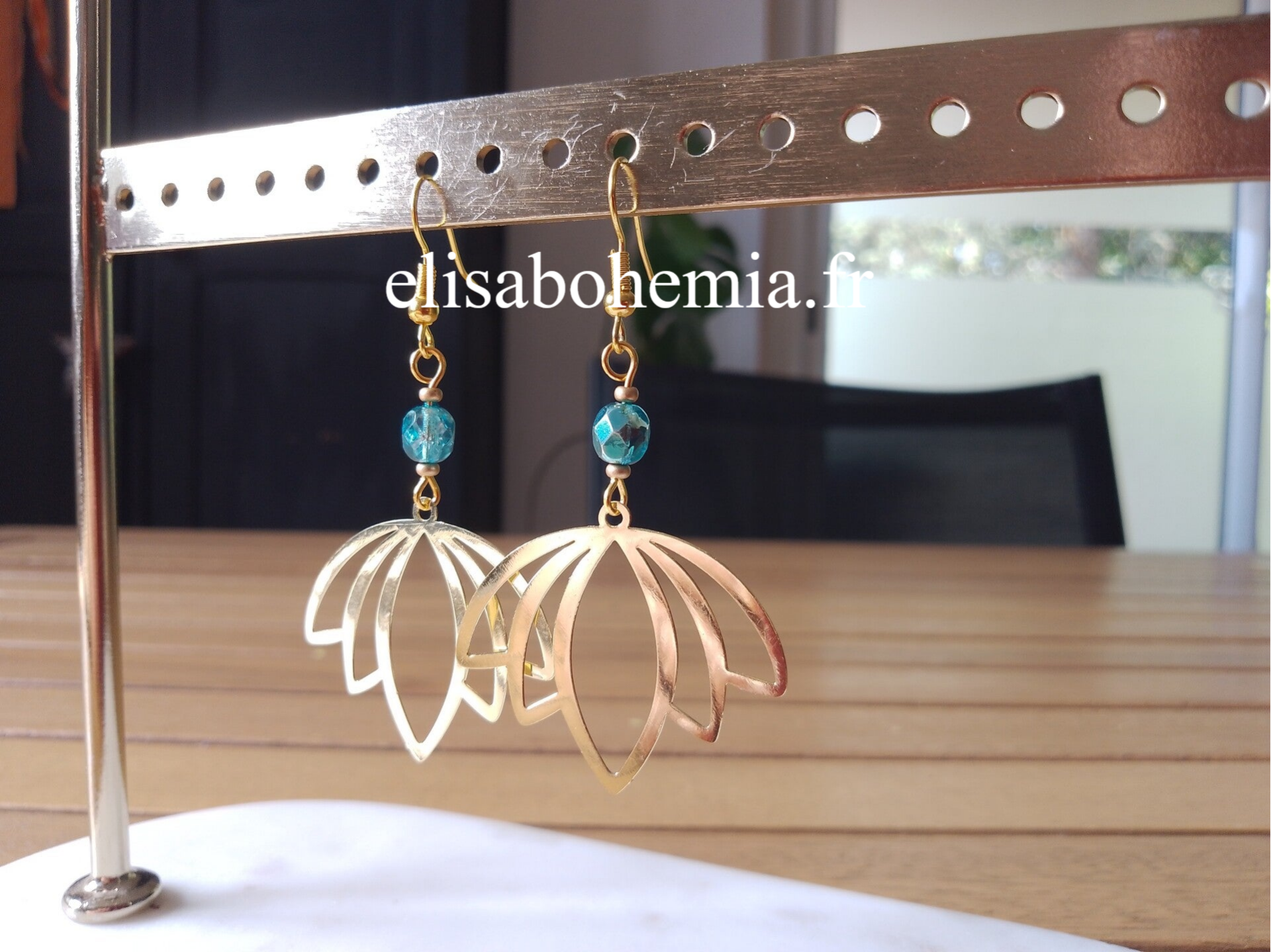 Boucles d'oreilles fleurs bleu et or