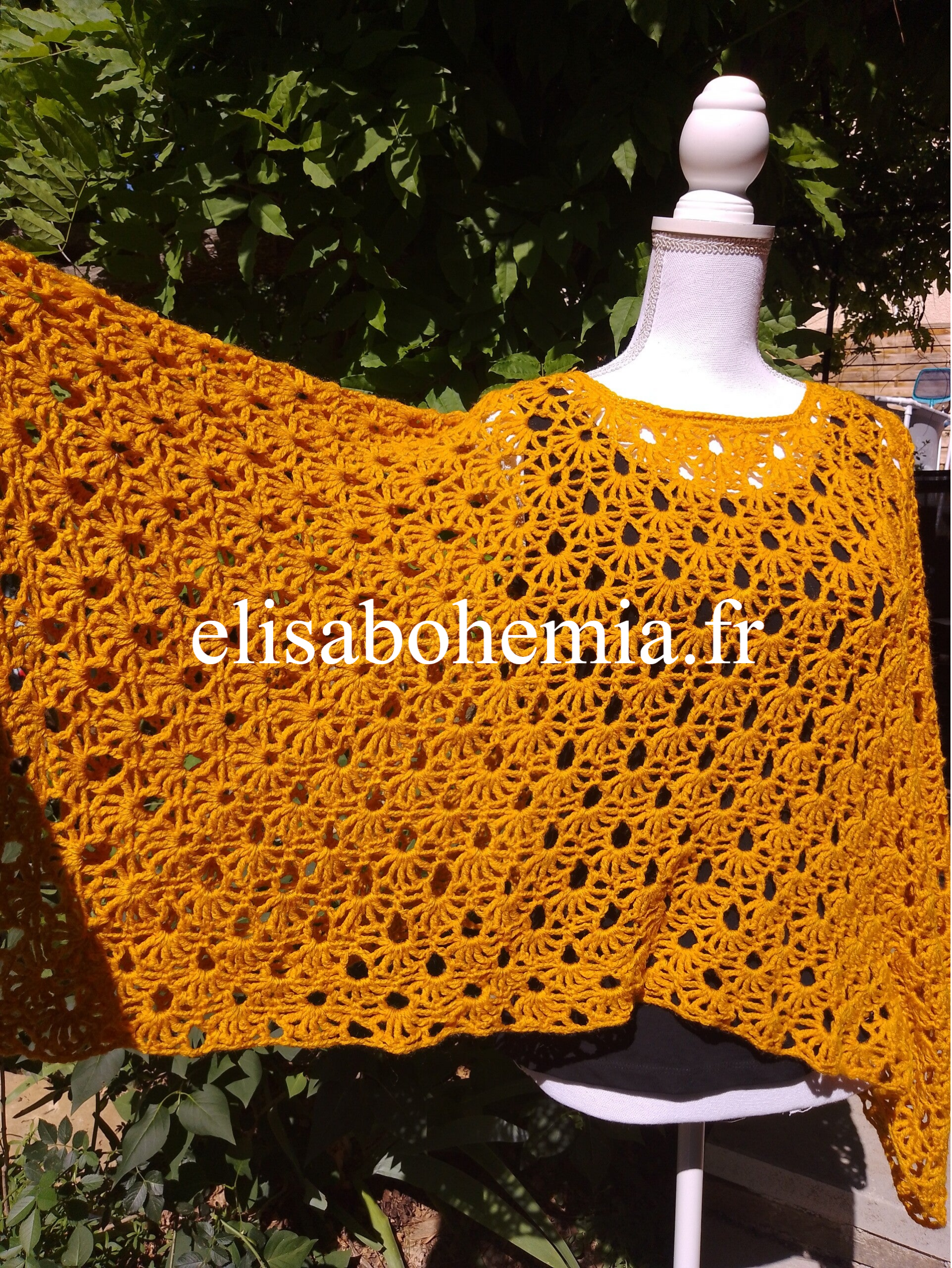 Poncho dentelle jaune moutarde