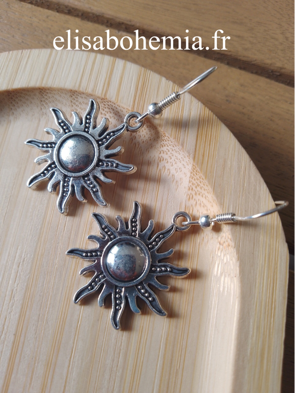 Boucles d'oreilles soleil argenté