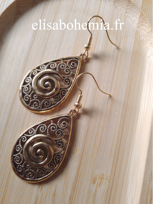 Boucles d'oreilles gouttes spirales dorées