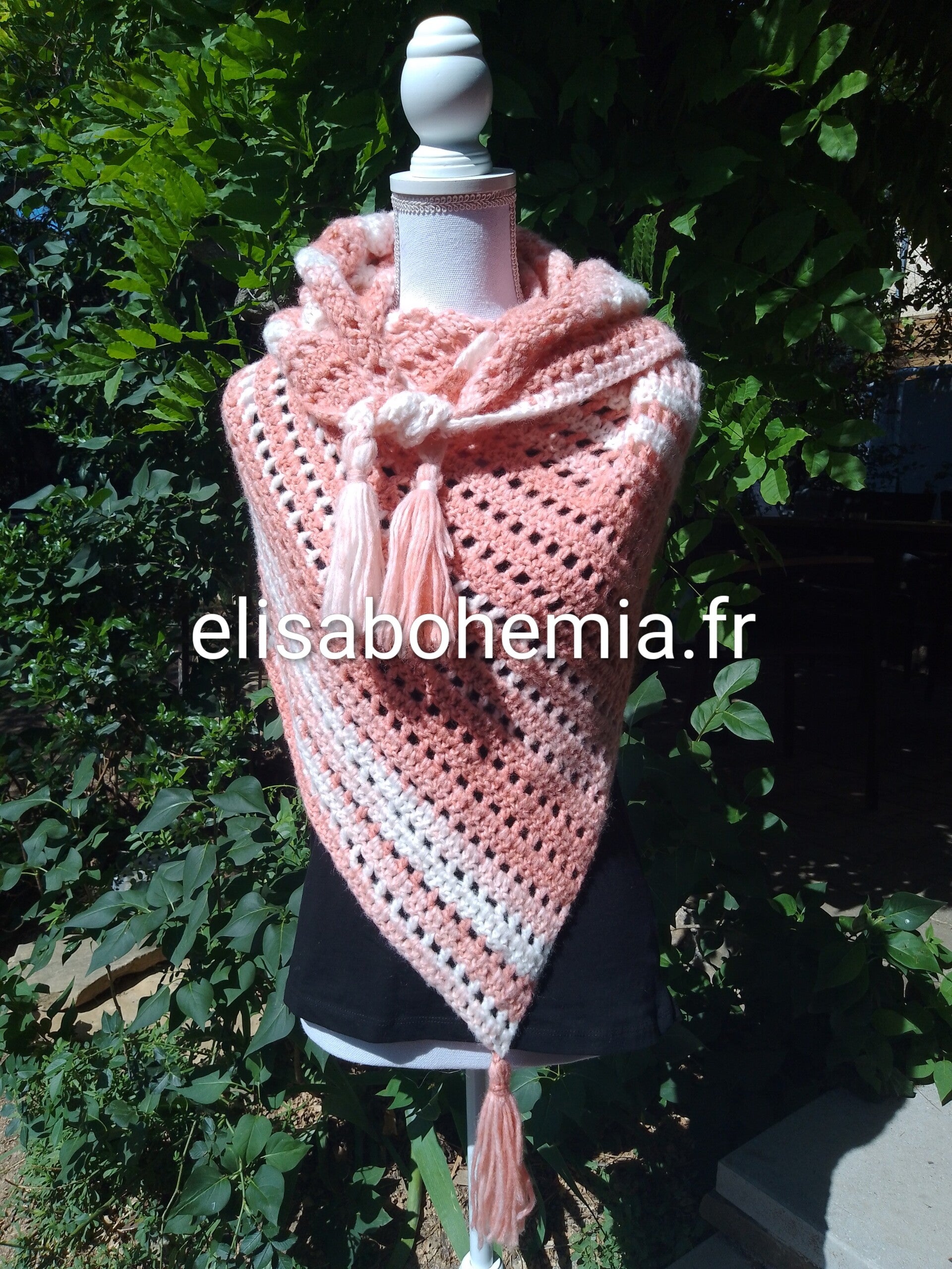 Châle triangulaire rose corail