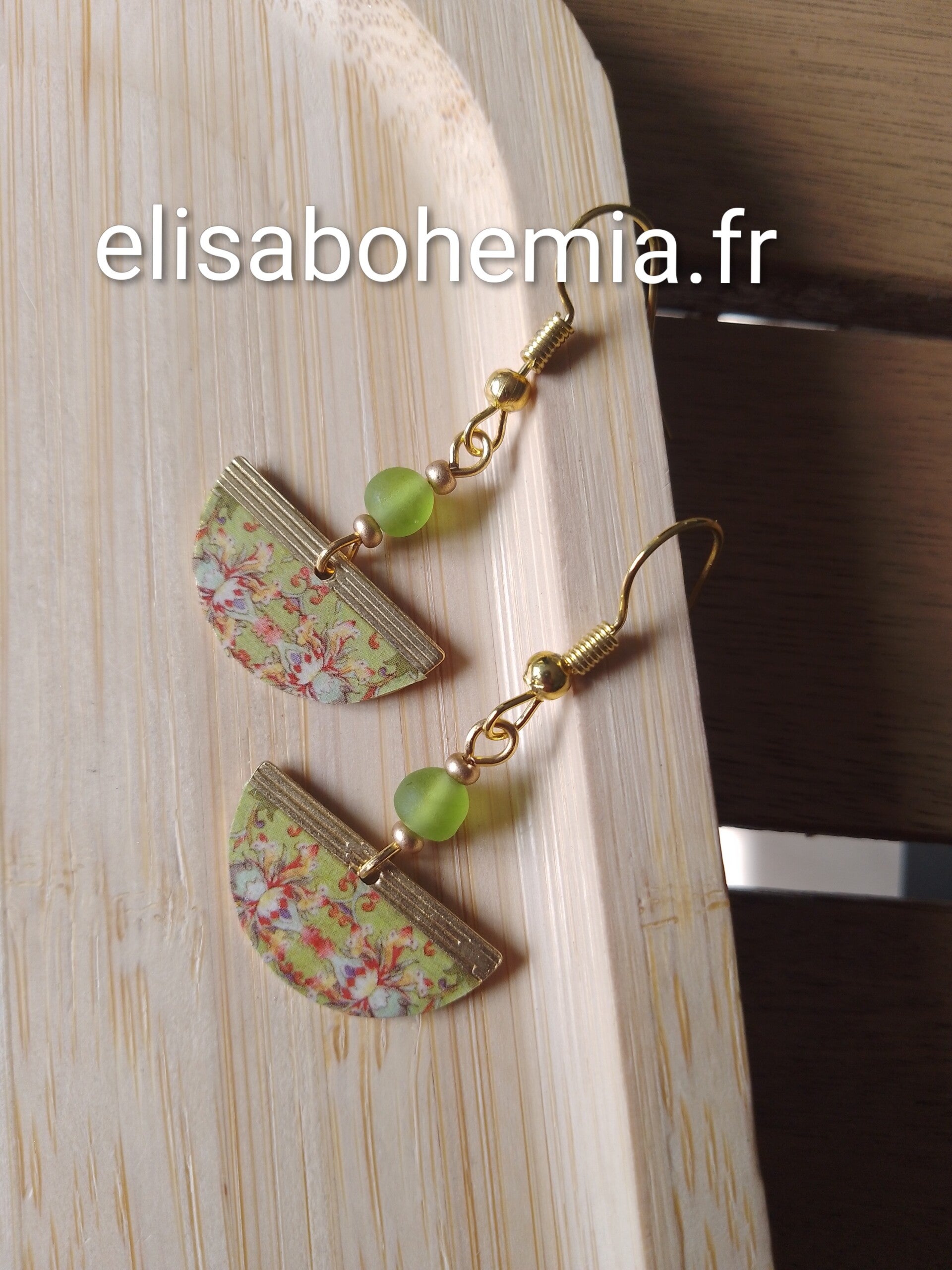 Boucles d'oreilles fleurs ethniques vertes
