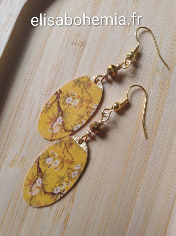 Boucles d'oreilles fleuries jaune safran