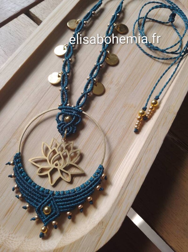 Collier vert canard fleur de lotus