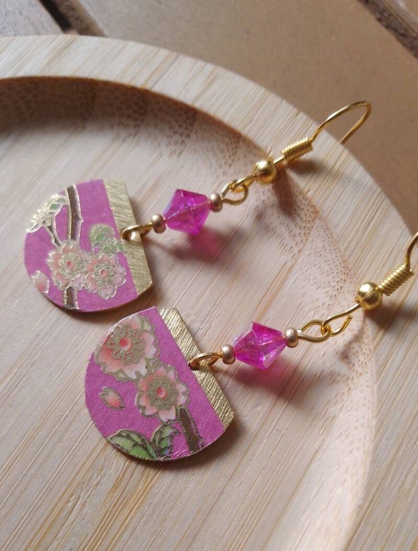 Boucles d'oreilles fleuries rose fuchsia