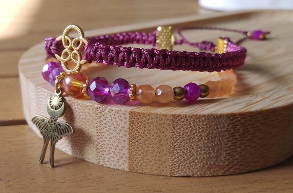 Bracelet perles et macramé abricot et fushia