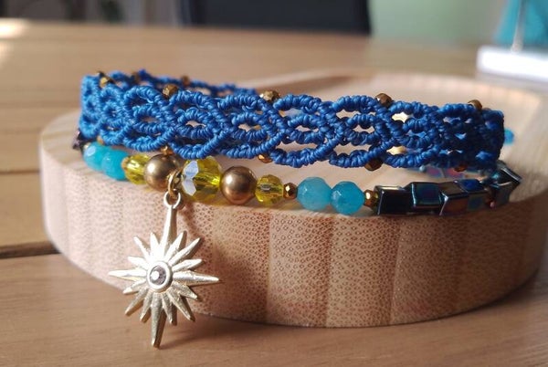 Bracelet perles et macramé jaune et bleu