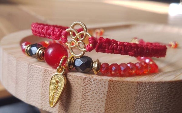 Bracelet perles et macramé rouge et or
