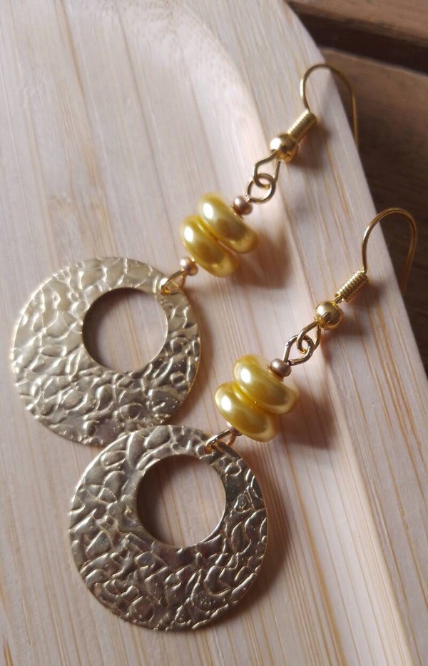 Boucles d'oreilles créoles jaune et or