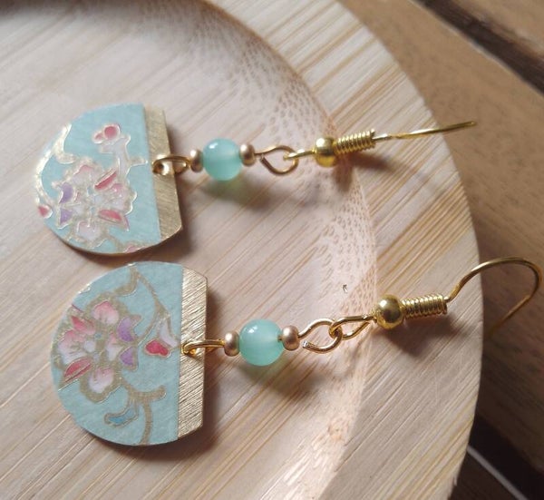 Boucles d'oreilles fleurs ethniques vert pastel