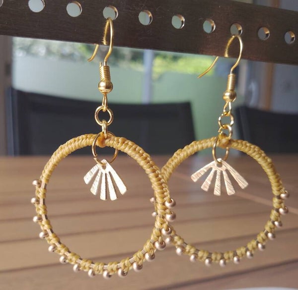 Boucles d'oreilles éventails moutarde et doré